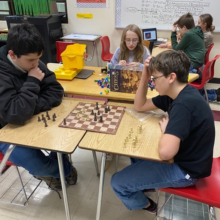 Sixth grade students, who had no missing assignments, on the Anderson, Clift, Patrick Team, got to enjoy playing some games for “Fun Friday. “