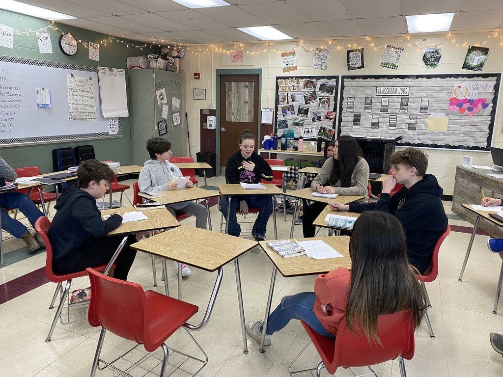 Students in Mrs. Parlier’s language arts class conducting a Socratic Seminar for The Boy in the Striped Pajamas novel.